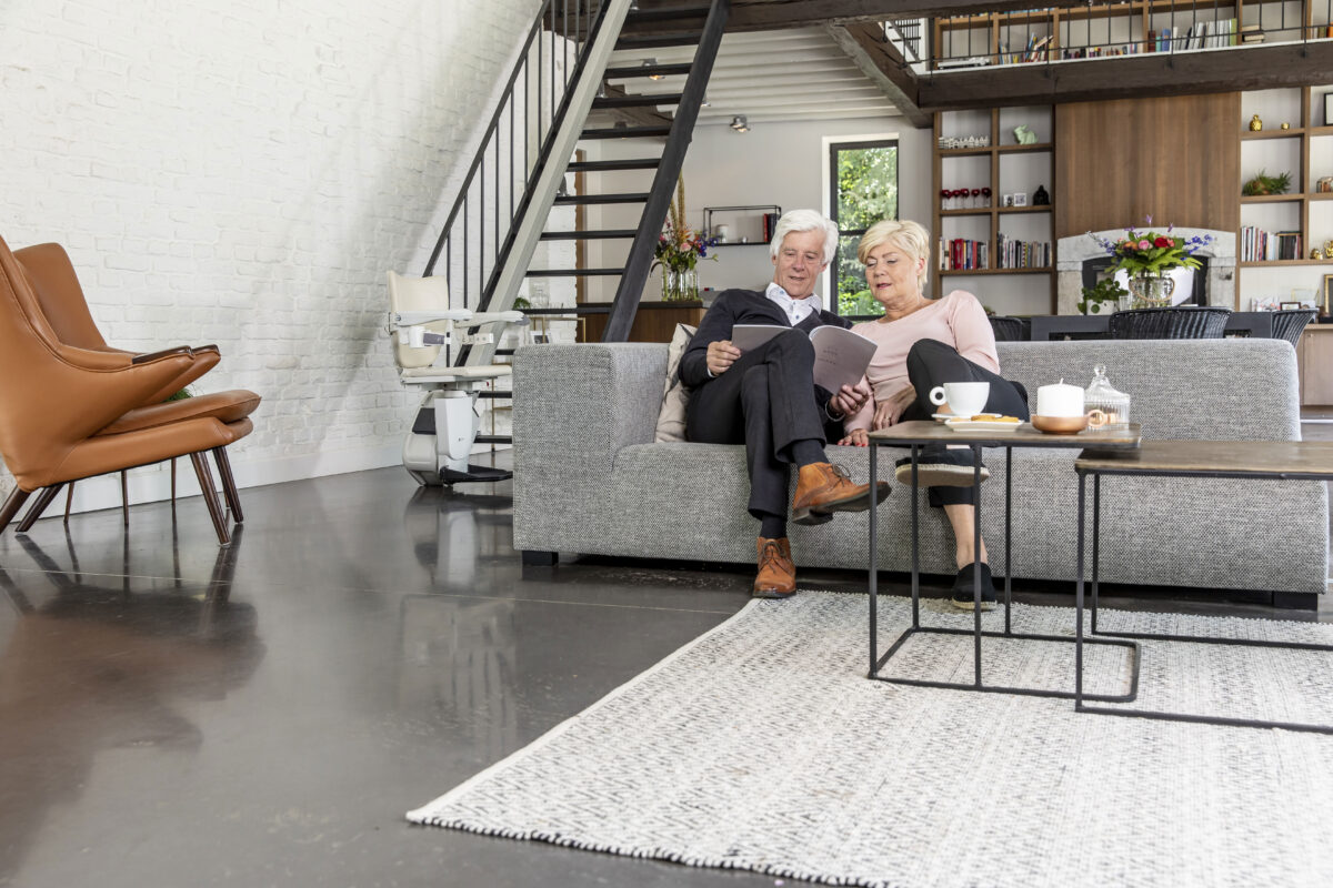 Moodbild SL Style Einbaubeispiel Treppenlifte für gerade Treppen